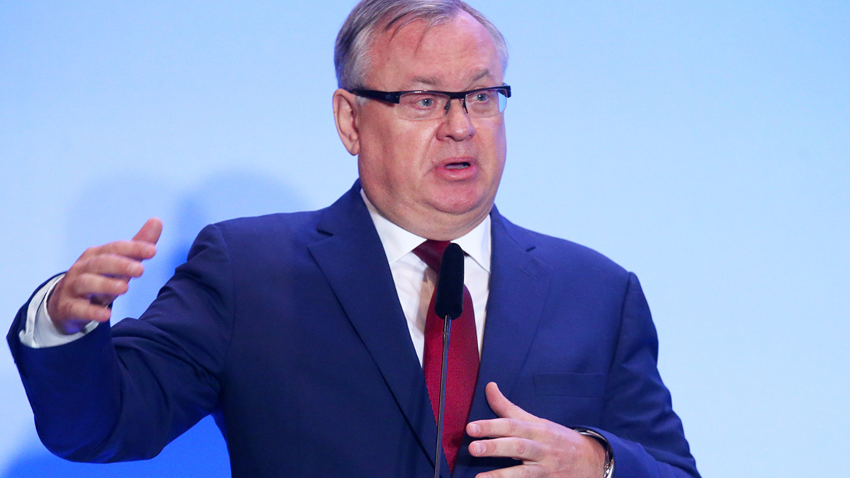 Андрей Костин