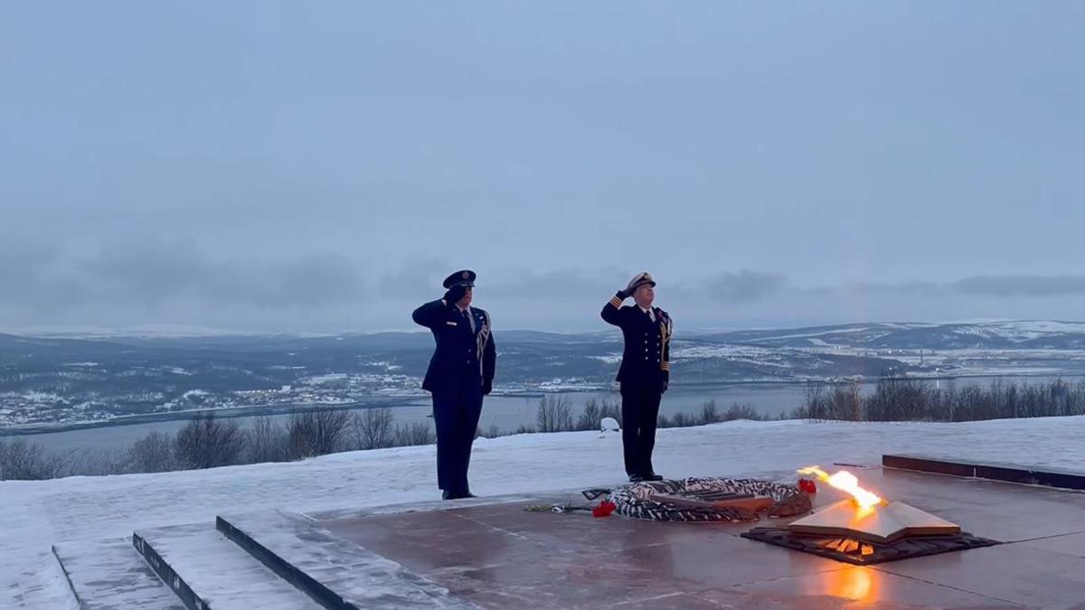 Британские дипломаты объяснили поездку в Мурманск с военным атташе США — РБК