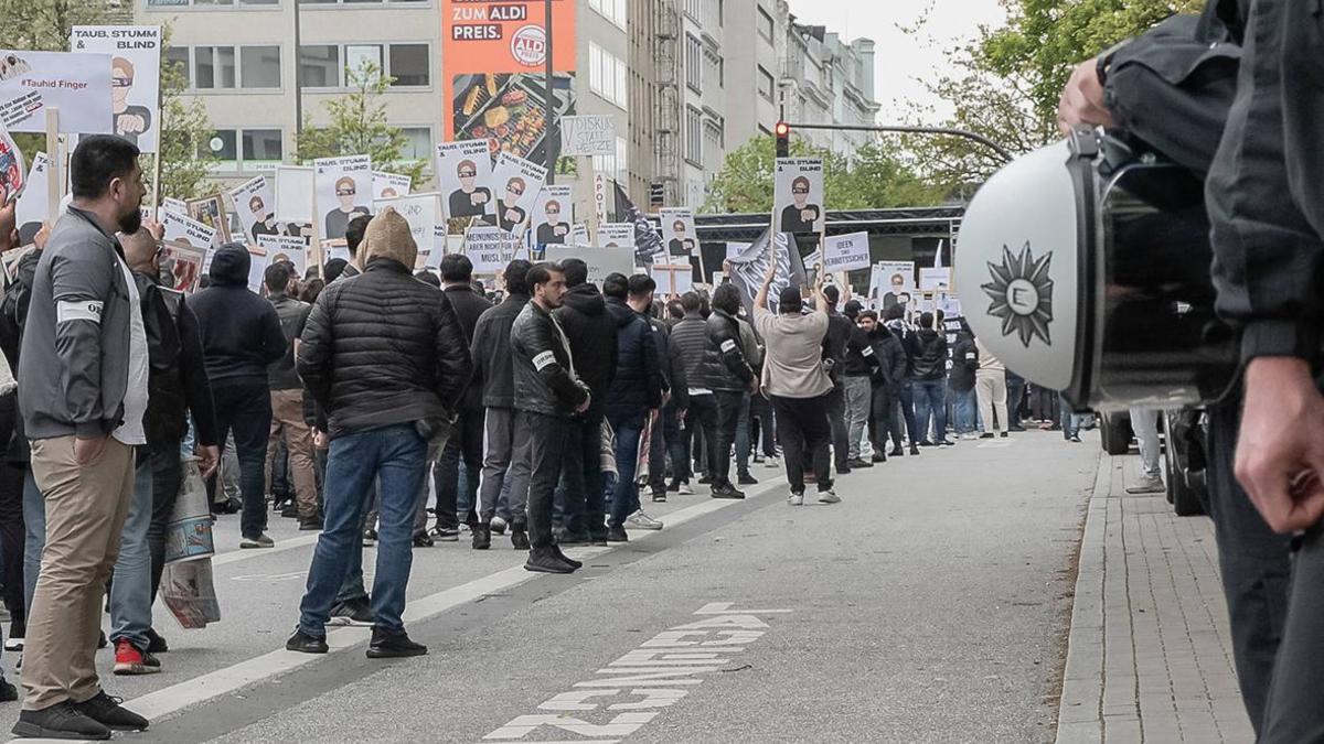 Глава МВД Германии прокомментировала демонстрацию исламистов в Гамбурге —  РБК