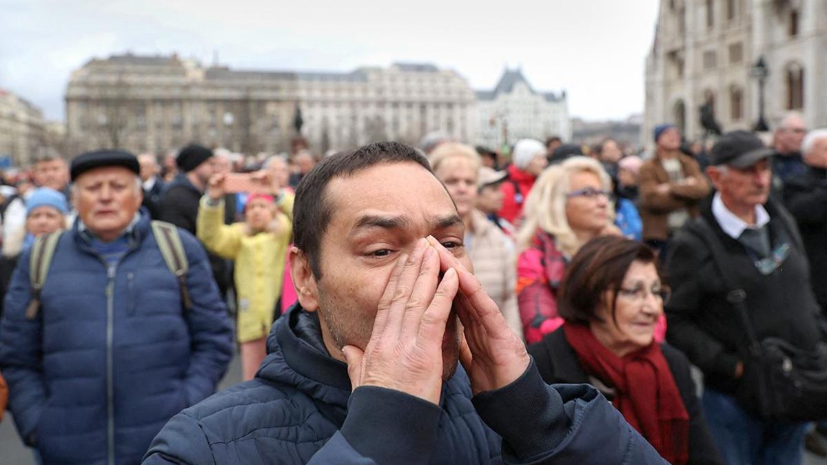 В Венгрии прошел митинг оппозиции с требованием прямых выборов президента —  РБК