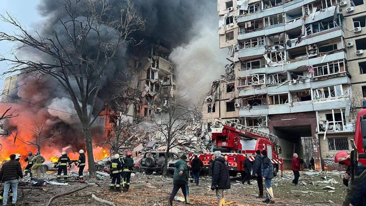 В Днепре после взрыва частично обрушилась жилая многоэтажка — РБК
