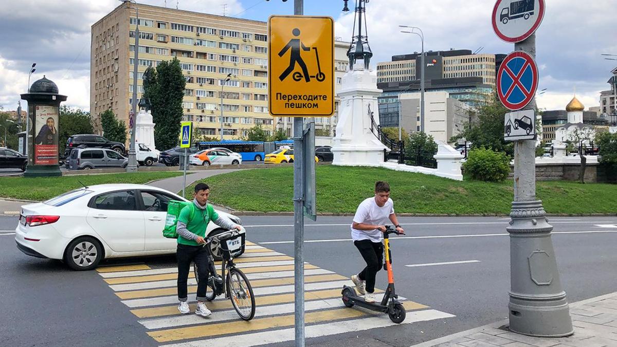 Сервисы проката увеличили штрафы для пьяных самокатчиков до ₽100 тыс. — РБК