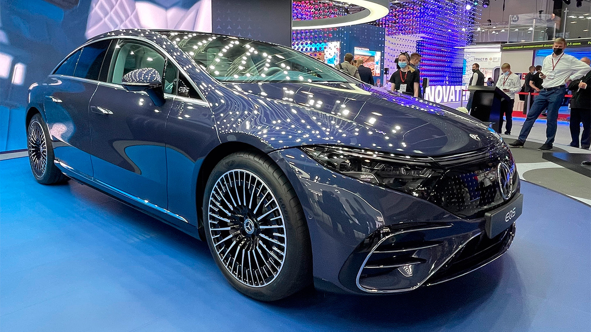 Sber FLIP, «Ультратанк» и много Maybach: какие машины показали на ПМЭФ ::  Autonews