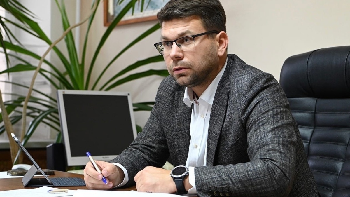Антон Иванов