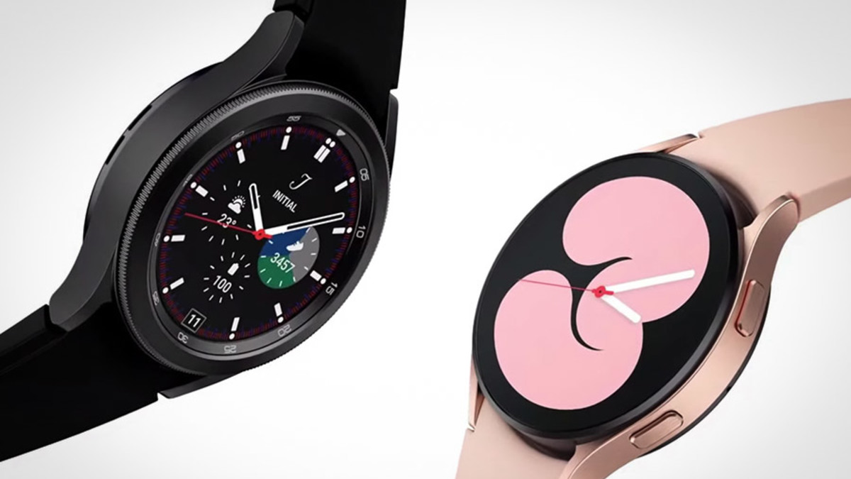 В начале презентации компания представила &laquo;умные&raquo; часы Galaxy Watch4 и Galaxy Watch4 Classic, первые получили корпус из алюминия, вторые&nbsp;&mdash; из нержавеющей стали. Это первые устройства на платформе Wear OS, созданной Samsung совместно с Google, что позволяют с запястья использовать приложения Google, например &laquo;Карты&raquo;, а также сервисы Galaxy, в том числе Samsung Pay.