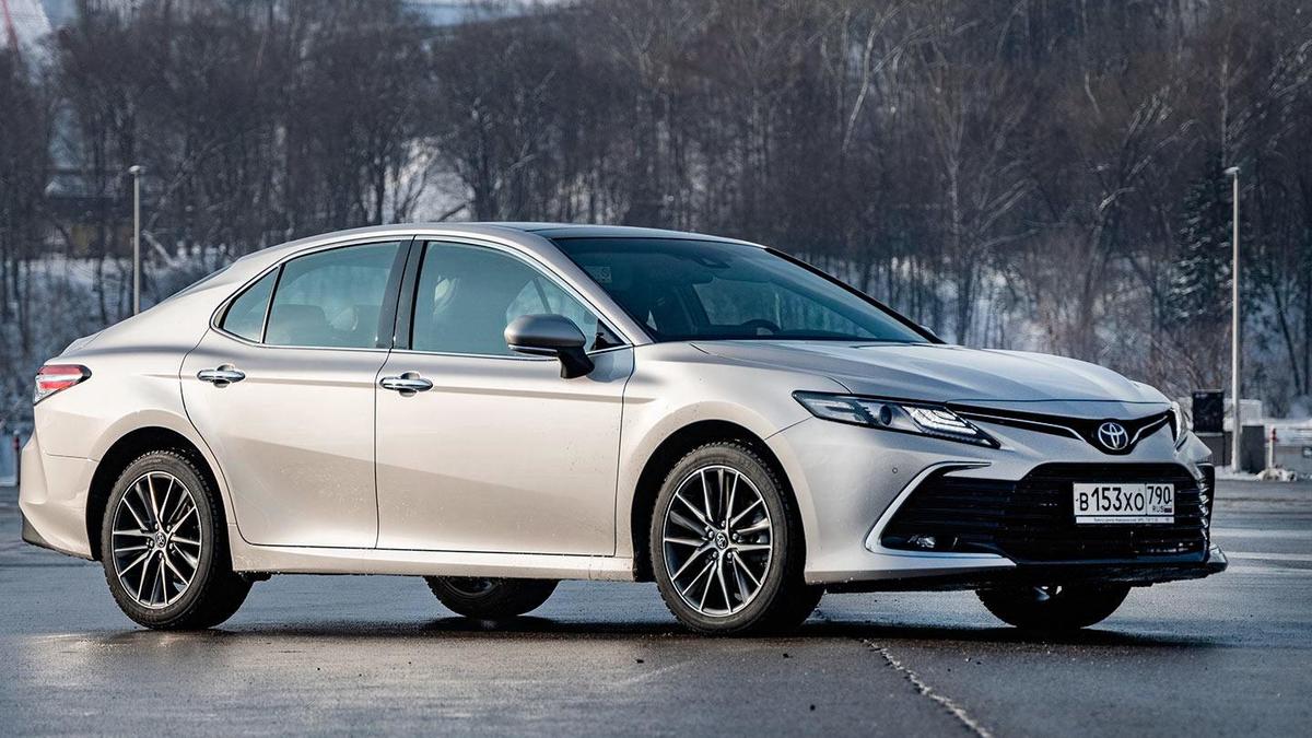 Новые Toyota Camry из Японии подешевели у дилеров на 500 тыс. руб. ::  Autonews