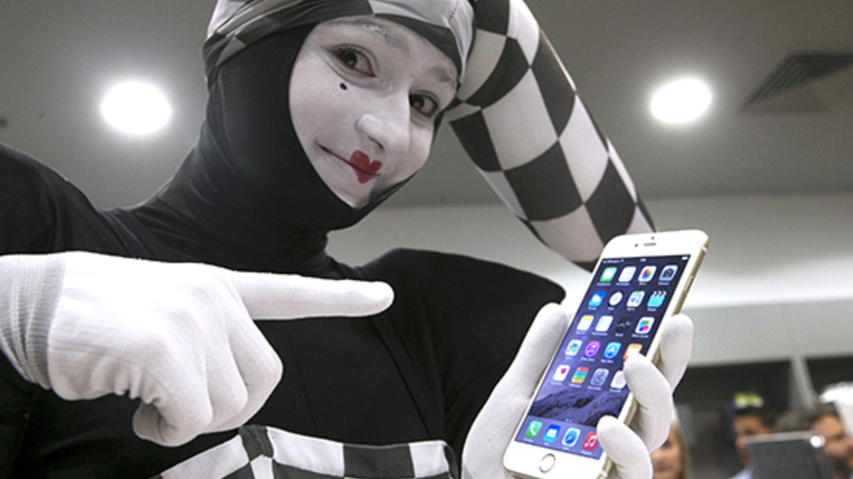 Презентация iPhone 6 в одном из магазинов Москвы