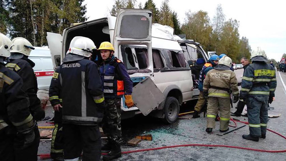 В полиции назвали причину ДТП с 13 погибшими под Тверью — РБК