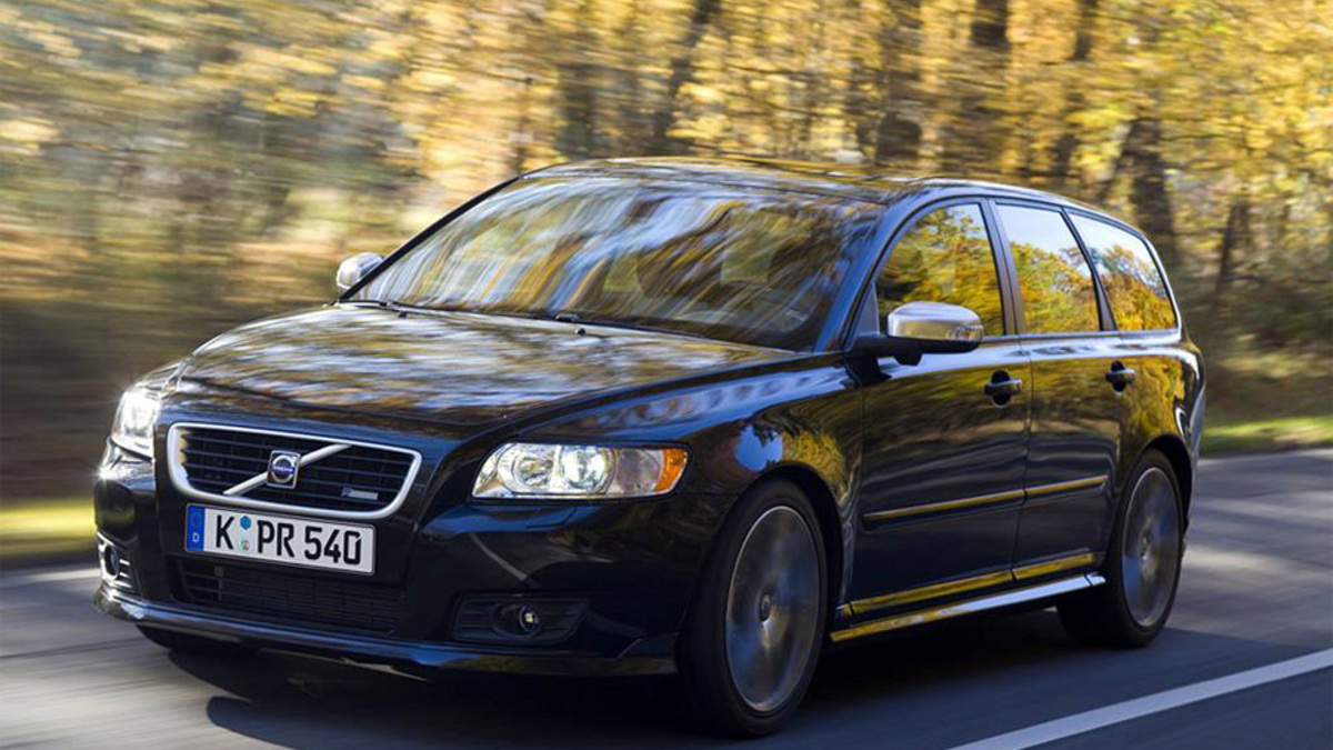 Суперсарай Volvo V50 :: Autonews