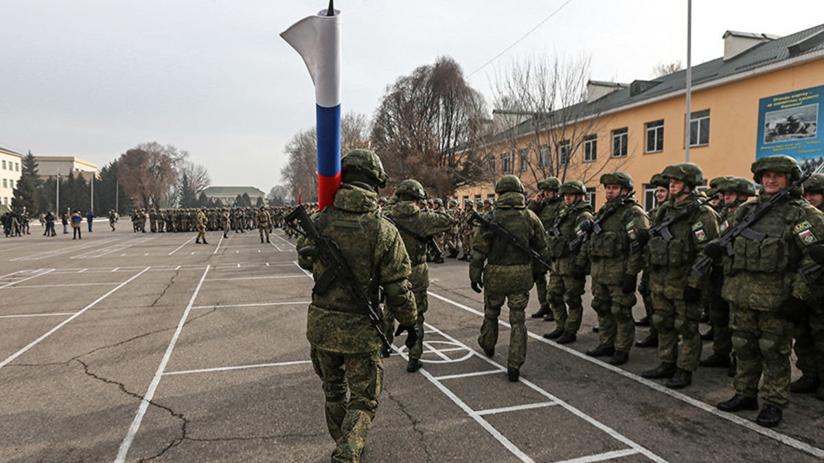 Церемония проводов миротворческого контингента состоялась на строевом плацу Военного института сухопутных войск имени Сагадата Нурмагамбетова