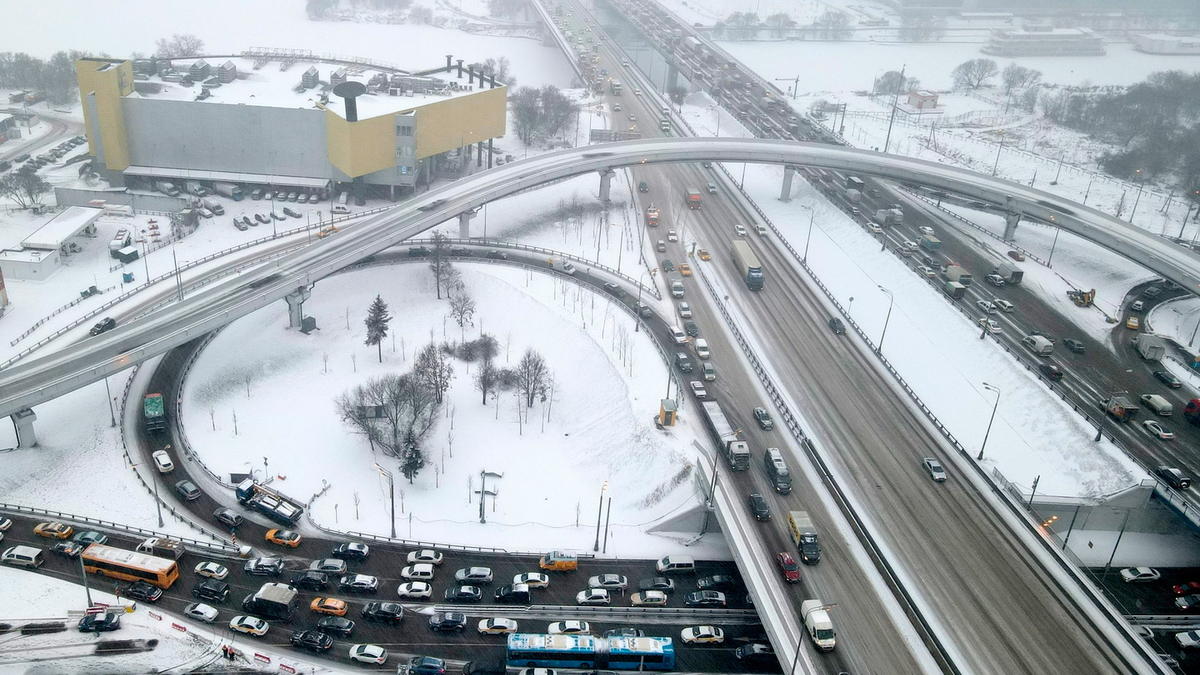 Москву закрывают для грузовиков. Что теперь будет с пробками? :: Autonews