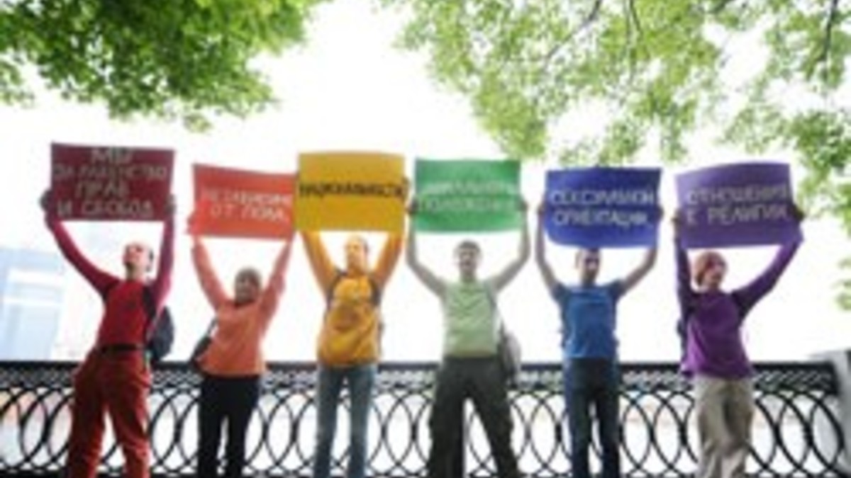 В Москве прошел первый легальный гей-парад — РБК