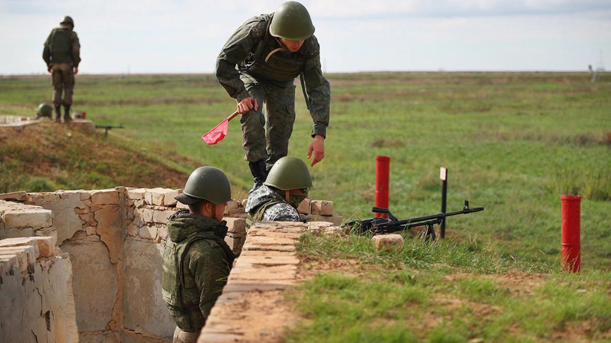 В Госдуме допустили отдельные военные сборы для неслуживших россиян — РБК