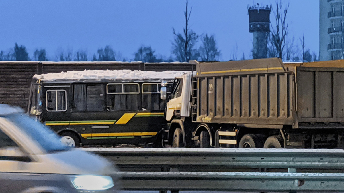 В Подмосковье задержали водителя самосвала после гибели военных в ДТП — РБК