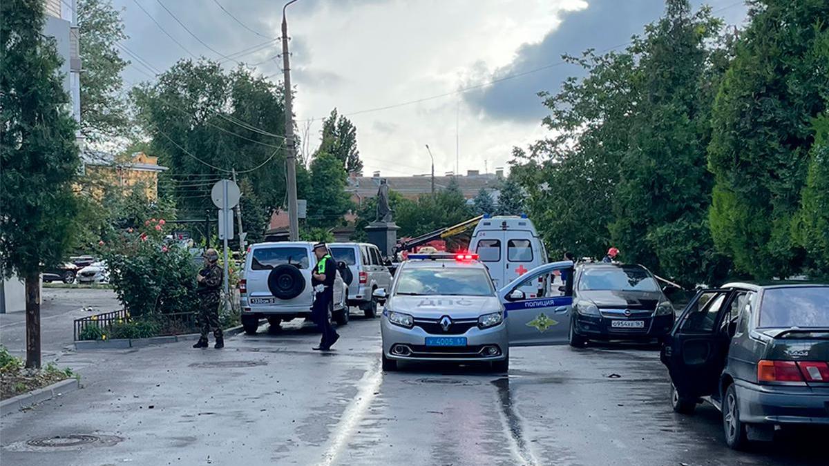 Очевидцы рассказали о взрыве ракеты в центре Таганрога — РБК