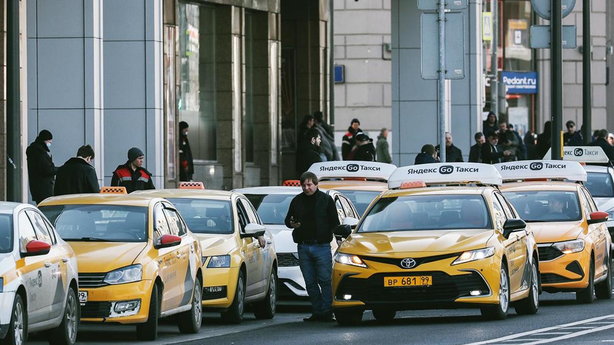 Почему Яндекс такси пользуется постоянным высоким спросом: причины и факторы