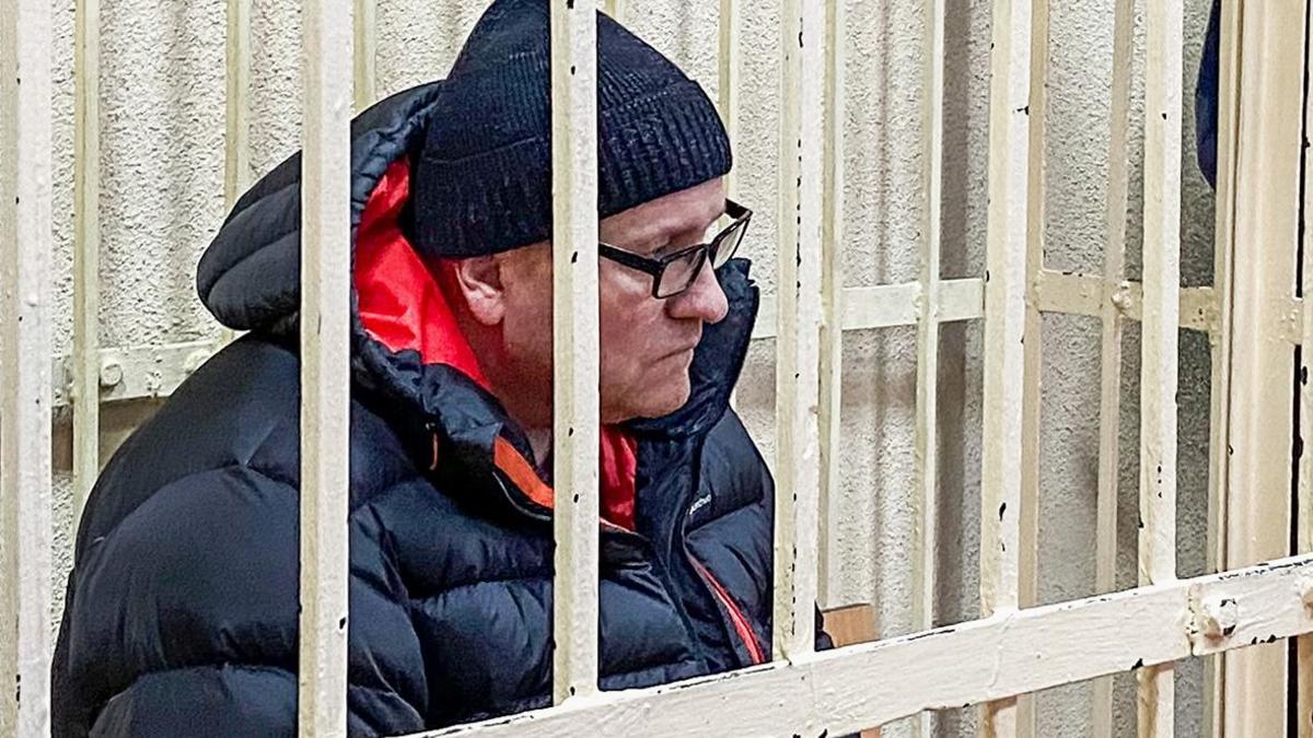 Суд отпустил из СИЗО отца стрелявшей в брянской школе девочки — РБК