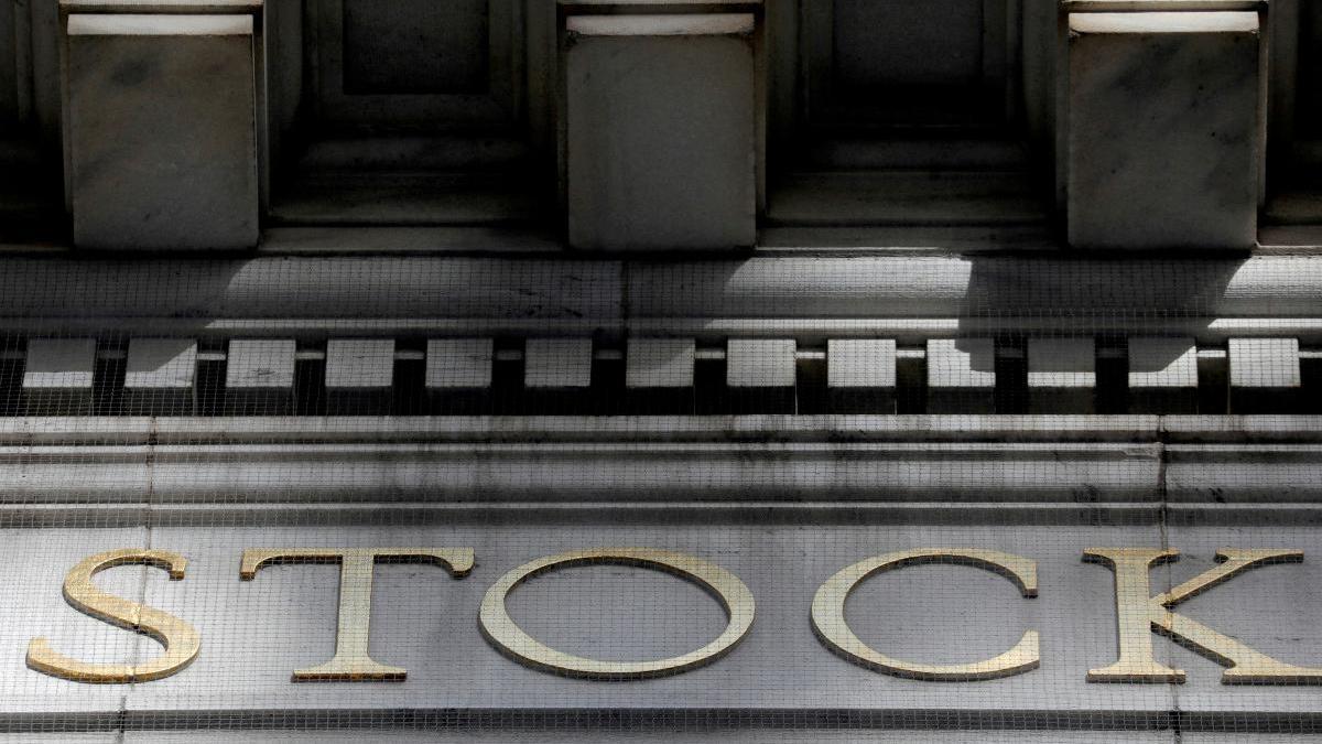Фасад здания Нью-Йоркской фондовой биржи (NYSE)