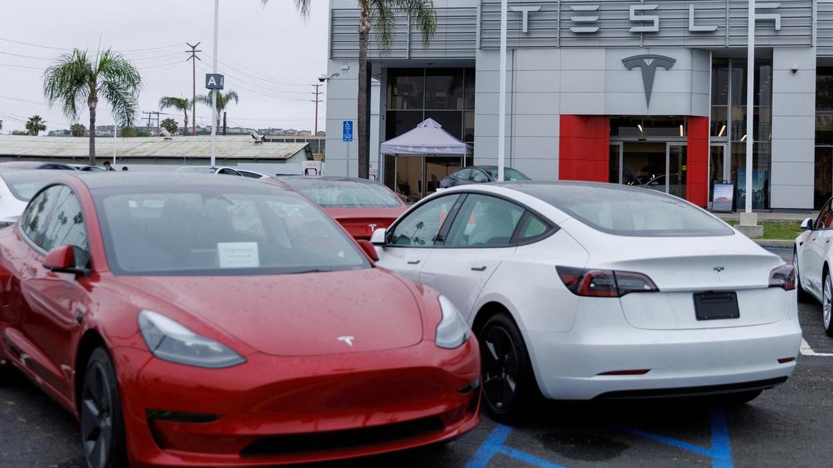Автомобили Tesla