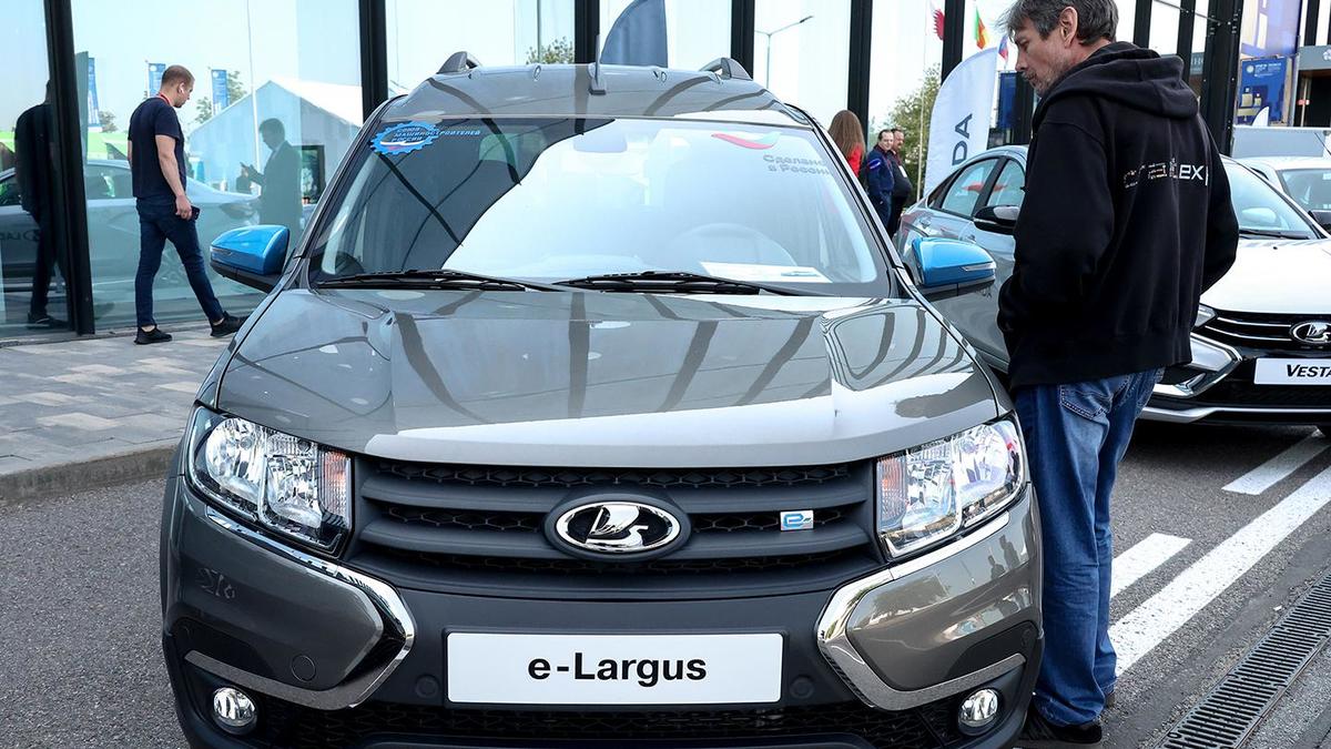 АвтоВАЗ подтвердил сроки возобновления сборки Lada Largus