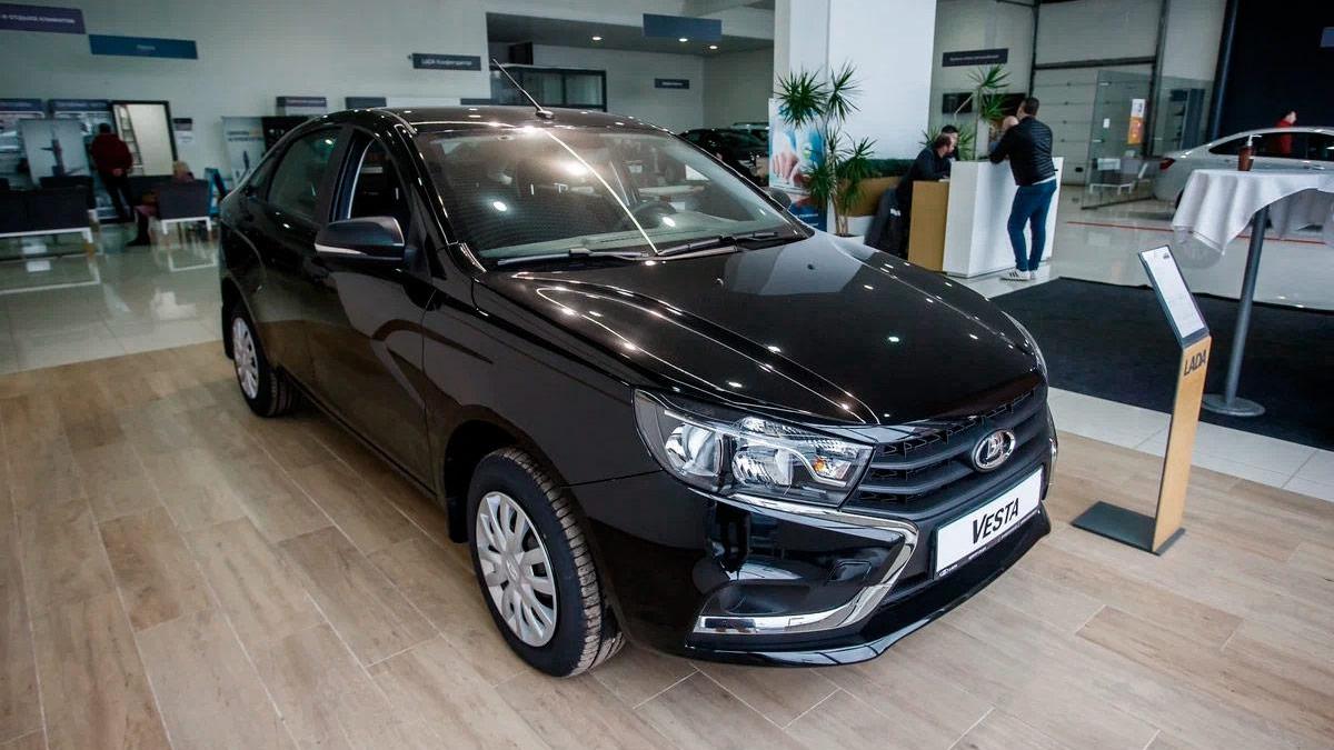 Цены на ряд моделей Lada взлетели сразу на ₽100 тыс. :: Autonews