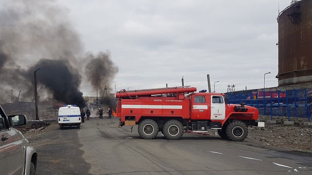 В Норильске автомобиль въехал в резервуар с дизельным топливом на ТЭЦ — РБК