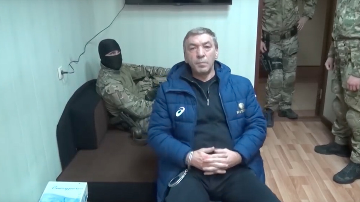 СК опубликовал видео задержания членов правительства Дагестана — РБК