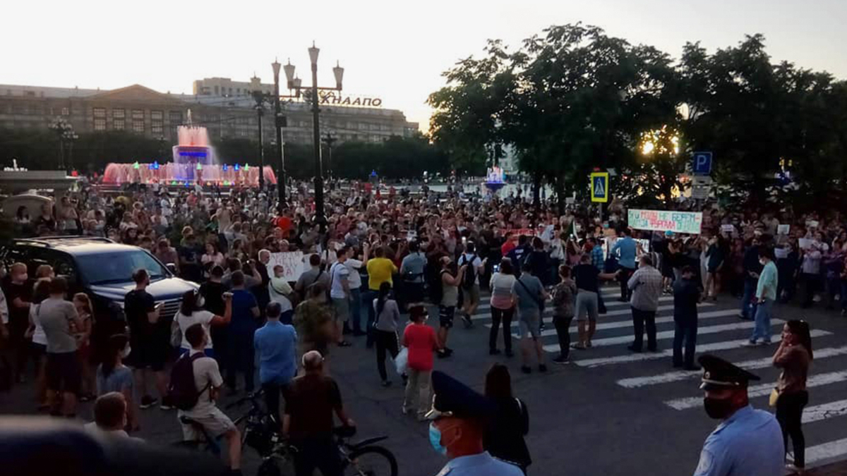 Дегтярева в Хабаровске встретили новым митингом — РБК