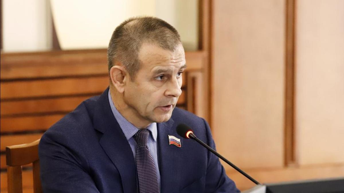 Председатель комитета Заксобрания Новосибирской области по госполитике Игорь Умербаев (Фото: пресс-служба областного парламента)