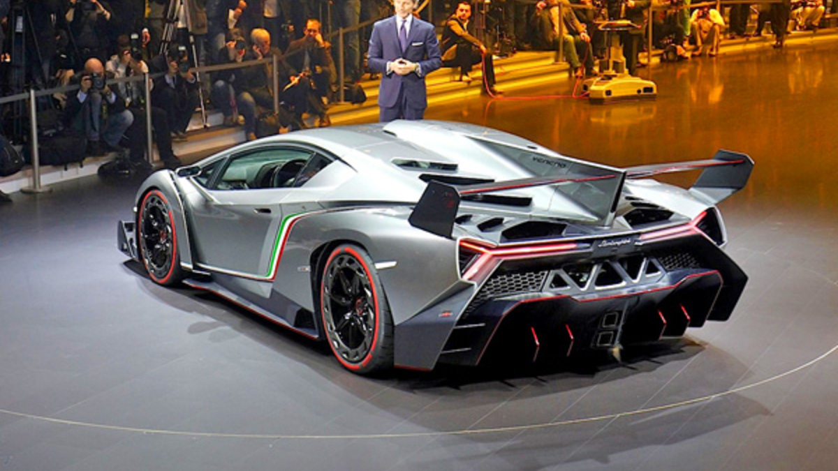 Lamborghini Veneno назвали худшим, что было после фашизма :: Autonews