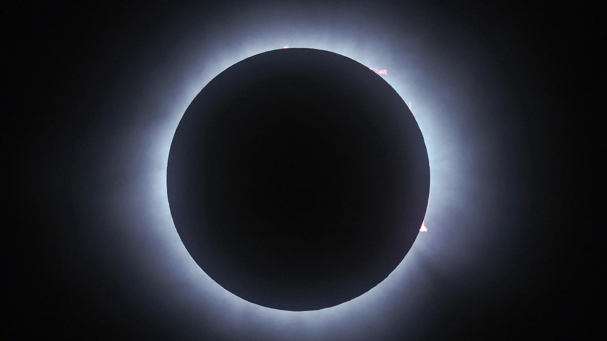 Прямую трансляцию затмения вело NASA.