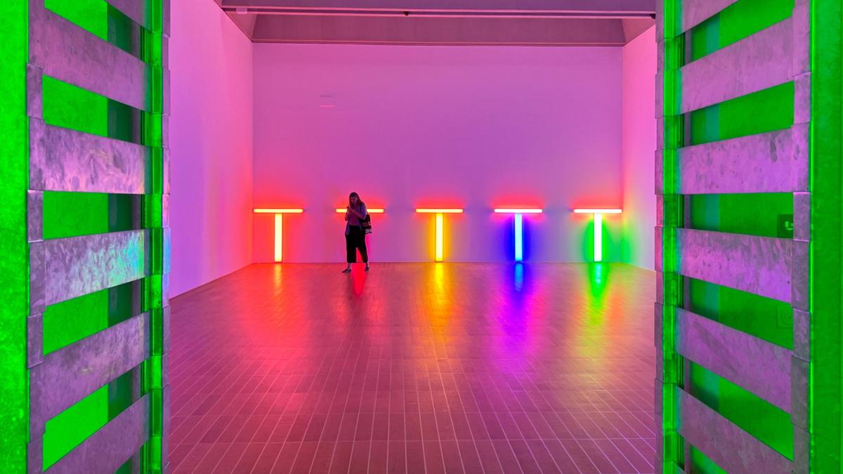 Вид экспозиции Dan Flavin: «Dedications In Light» в Kunstmuseum Basel