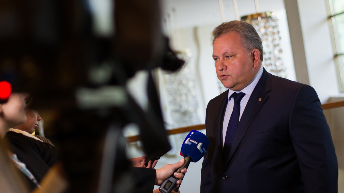Гендиректор Янтарного комбината Михаил Зацепин