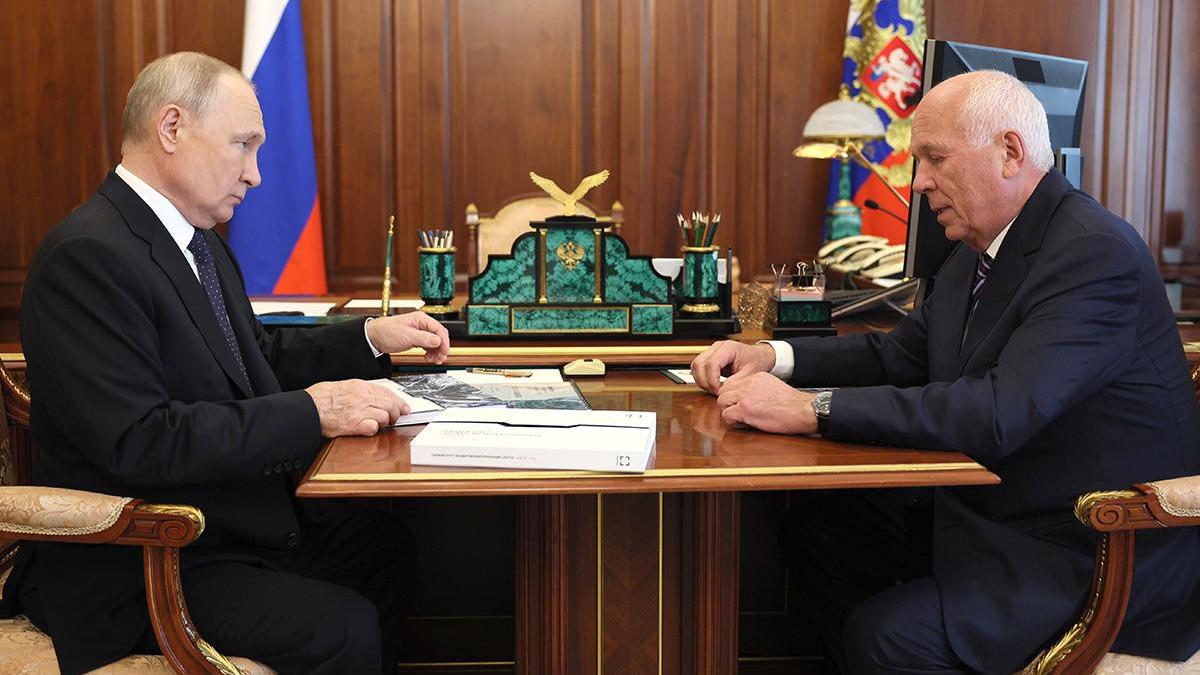 Владимир Путин и Сергей Чемезов