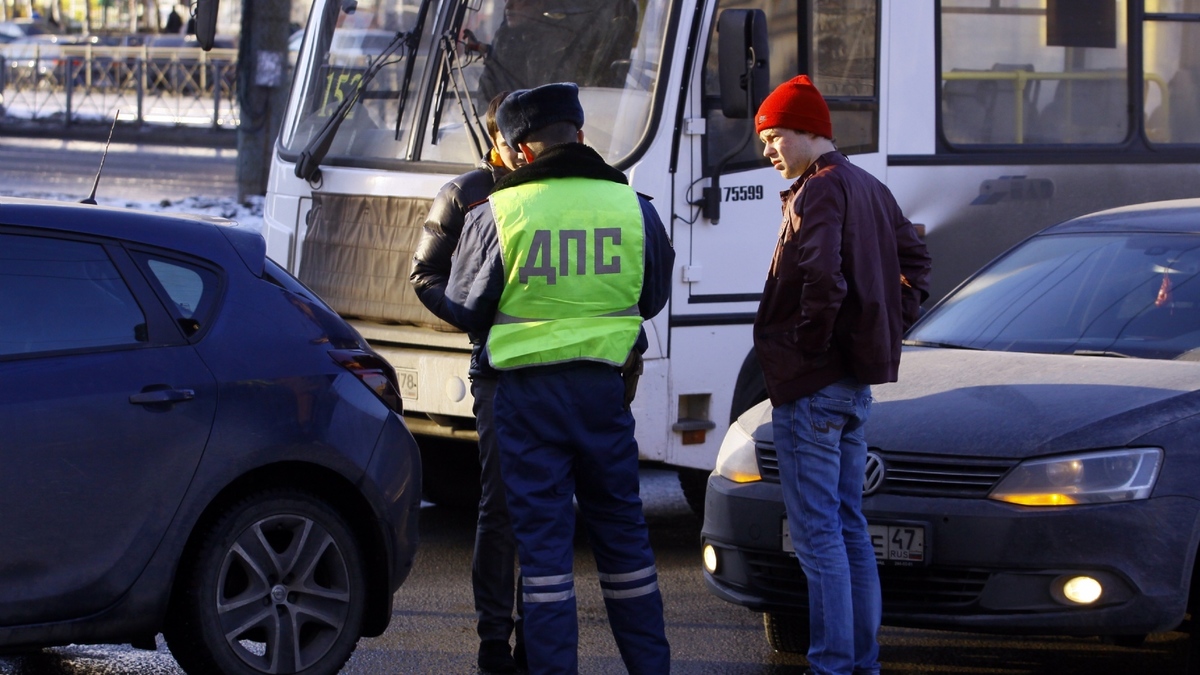 В ГИБДД назвали самые аварийные перекрёстки Петербурга — РБК