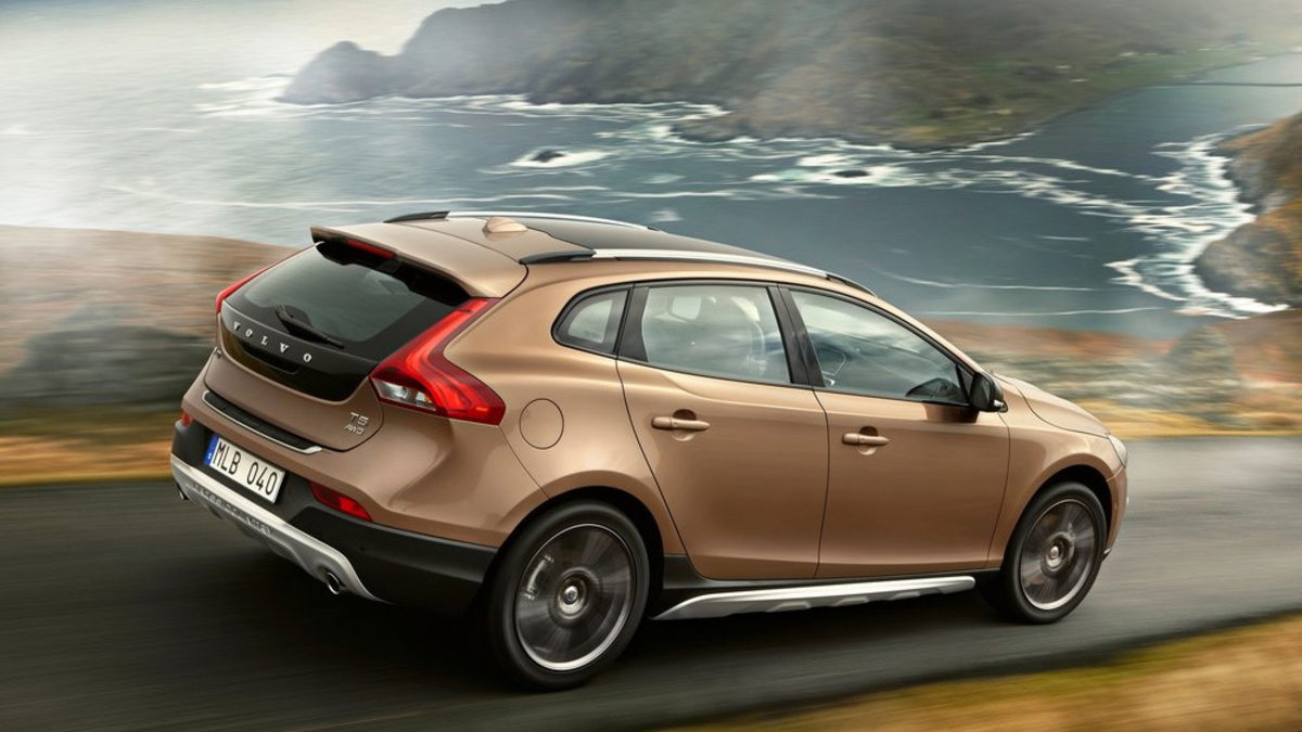 Volvo объявила цены на V40 Cross Country :: Autonews