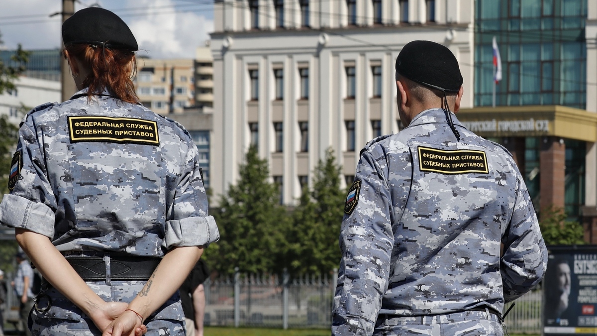 Жителей Петербурга массово ограничивают в праве вождения автомобилей — РБК