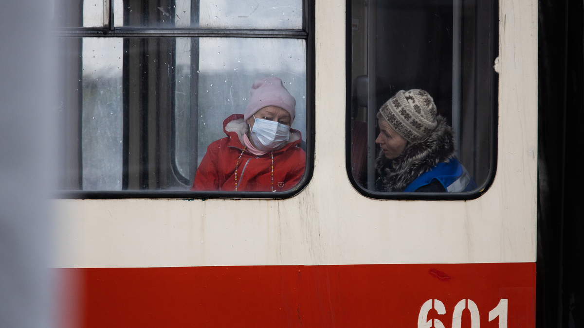 За отказ носить маску калининградцев оштрафовали на 12 млн за год — РБК