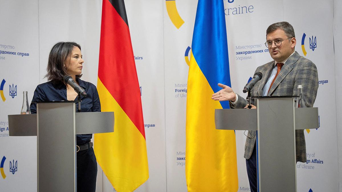 Анналена Бербок и Дмитрий Кулеба