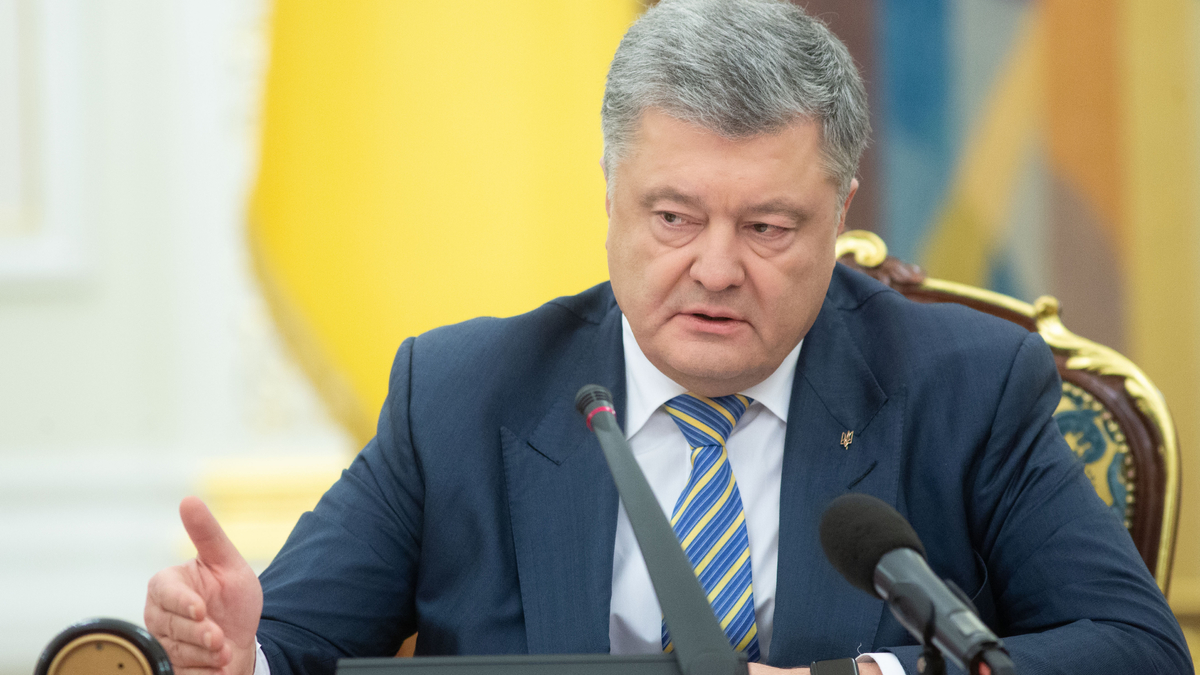 Порошенко рассказал о неудачных попытках связаться с Путиным по телефону —  РБК