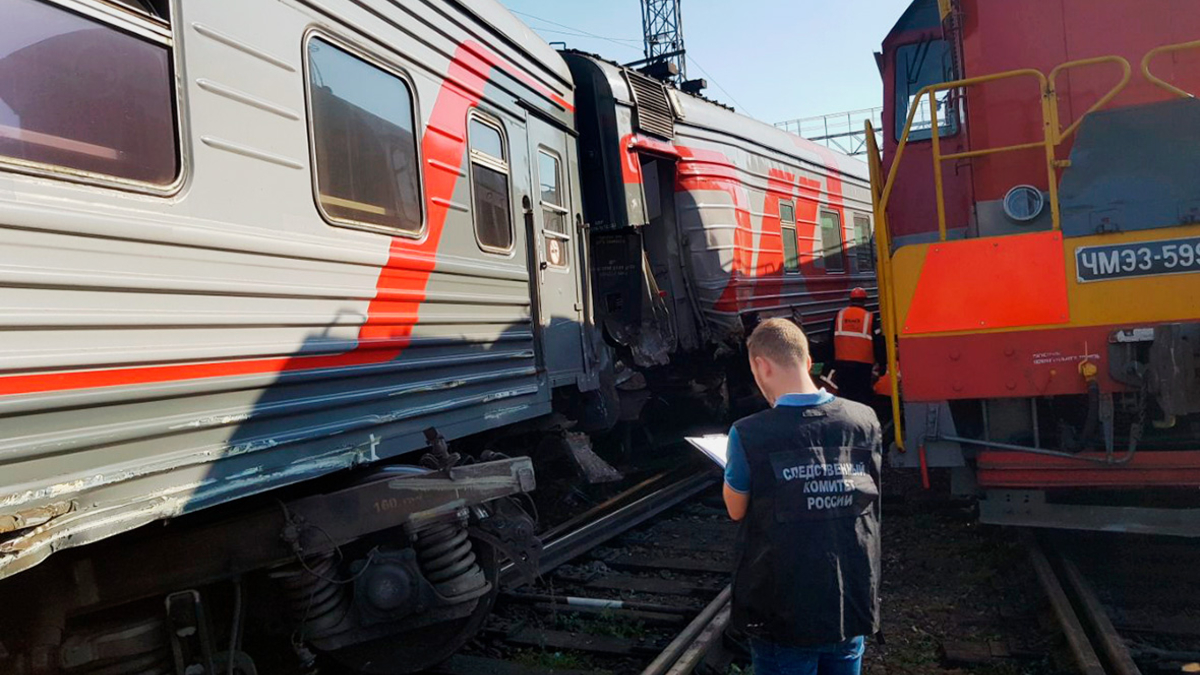 В Уфе с рельсов сошли два пассажирских вагона и тепловоз — РБК