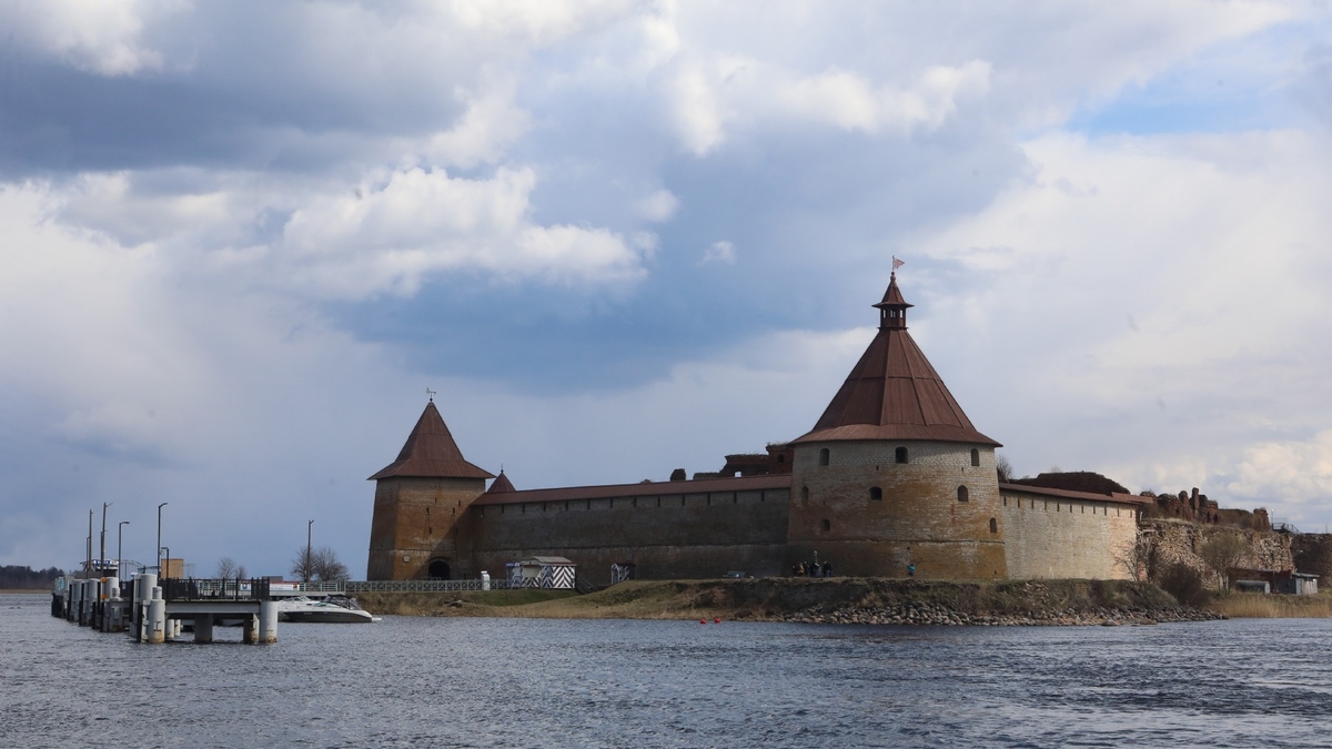 До крепости и к дачам: Ленобласть усиливает транспортные маршруты — РБК