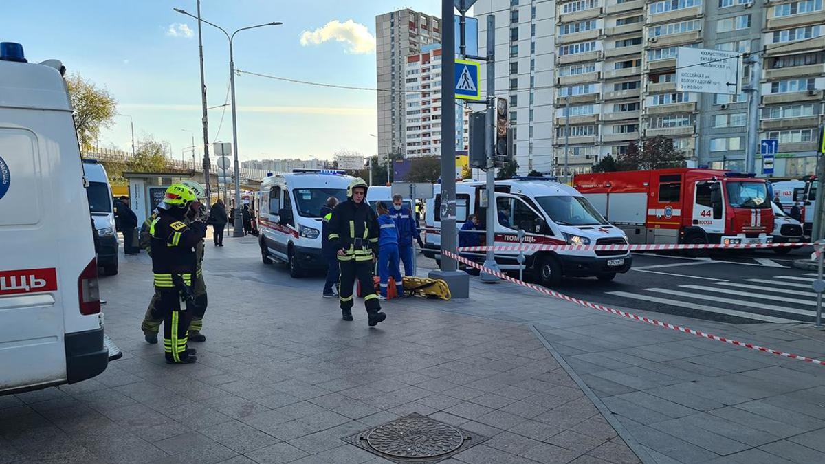 При столкновении поездов в московском метро пострадали пять человек — РБК