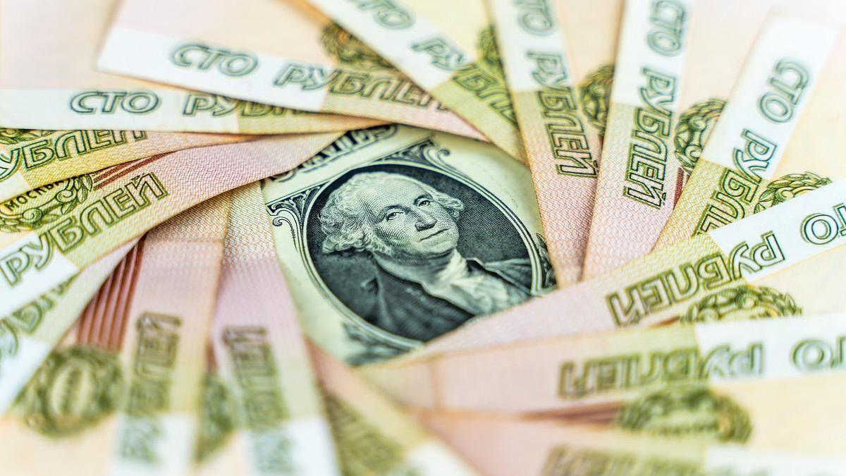 Почему падает курс доллара и растет рубль