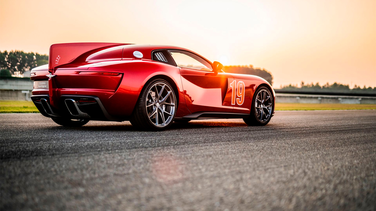 Лучшие автомобили Touring Топ суперкаров с невероятными характеристиками Лучшие автомобили Touring: Топ суперкаров с невероятными характеристиками