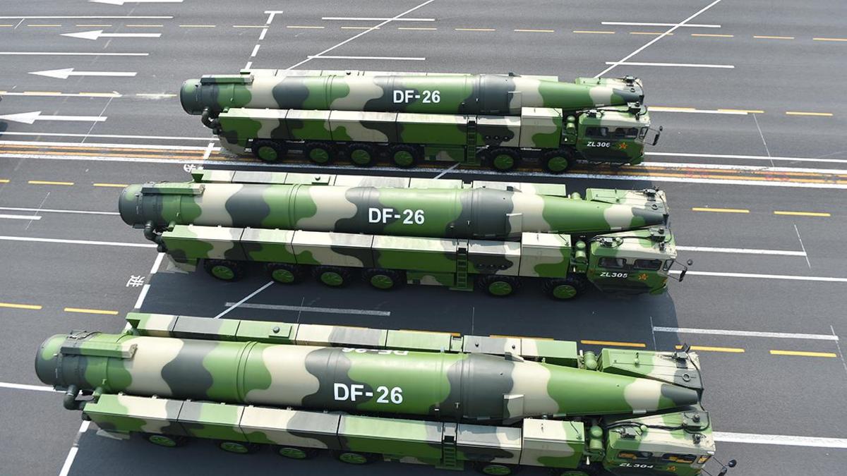 Баллистические ракеты средней дальности DF-26, представленные на военном параде в честь 70-летия образования КНР в Пекине