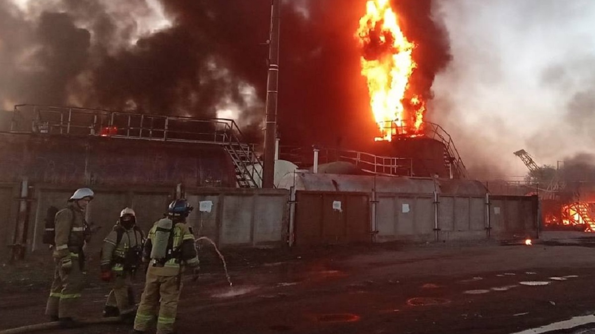 В РЖД прокомментировали пожар на складе ГСМ в Уфе — РБК