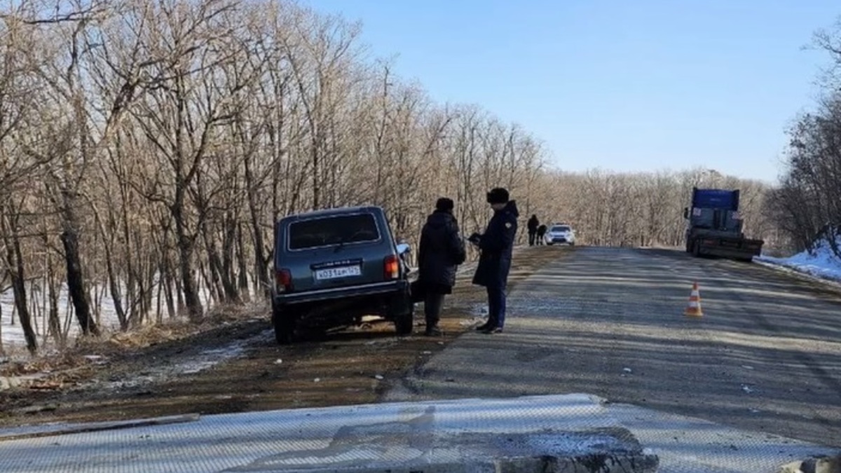 Водителя фуры, уронившего бетонные плиты на другие авто, отправили в СИЗО —  РБК