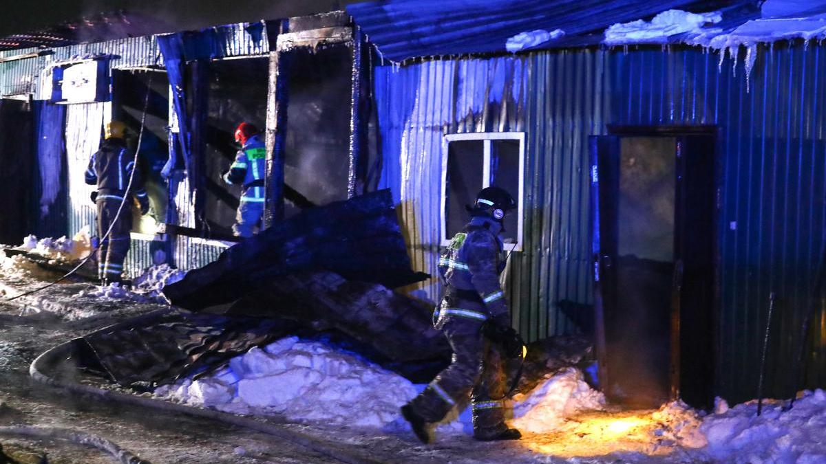 В Кемерово 13 человек погибли при пожаре в нелегальном доме престарелых —  РБК