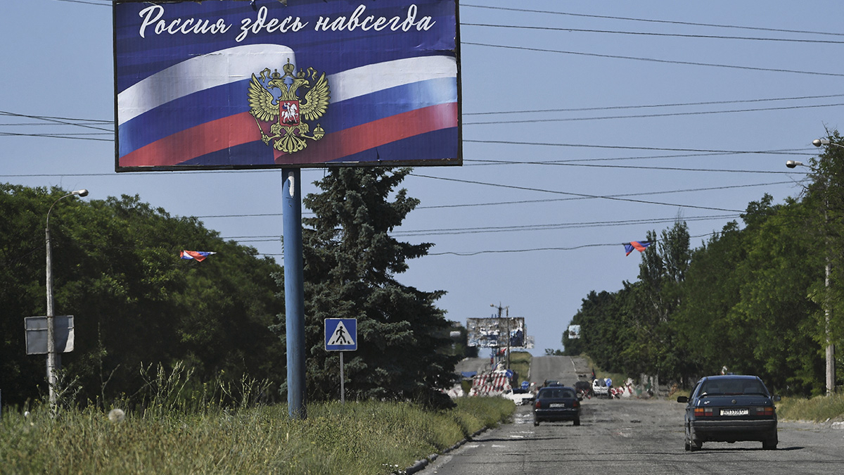 В госорганизациях получат двойную зарплату за командировки в Донбасс — РБК